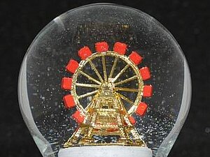 Riesenrad in Schneekugel, Copyright: Original Wiener Schneekugelmanufaktur. 