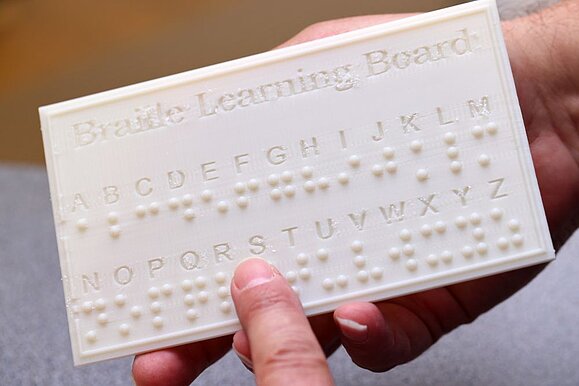 10_Gruende_fuer_Braille_Hilfsgemeinschaft Braillealphabet