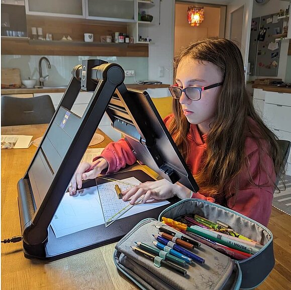 Das Beratungteam der Hilfsgemeinschaft der Blinden und Sehschwachen hilft betroffenen Personen. Das Beratungteam der Hilfsgemeinschaft der Blinden und Sehschwachen hilft betroffenen Personen.