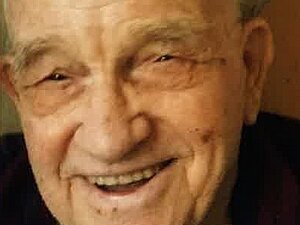 Robert Zatocil Portrait eines freundlich lachenden, älteren Mannes