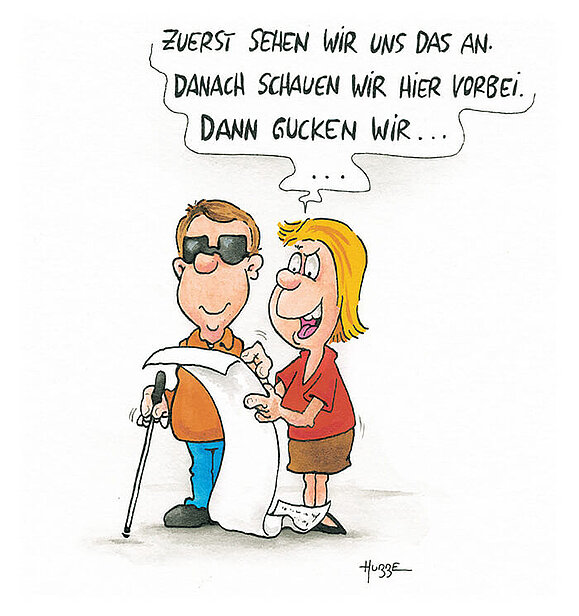 Frau zeigt Mann mit Weißem Stock und Sonnenbrille einen langen Zettel und sagt: "Zuerst sehen wir uns das an. Danach schauen wir hier vorbei. Dann gucken wir..."